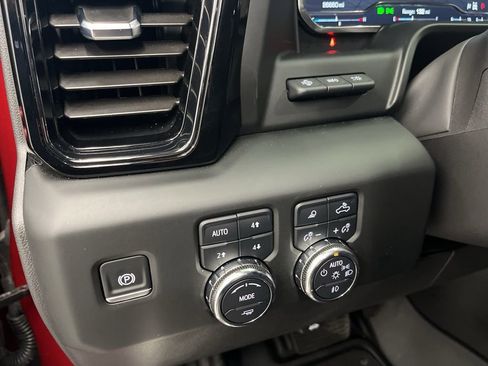 Used 2025 GMC Sierra 1500 AT4 w/ AT4 Premium Package image 15