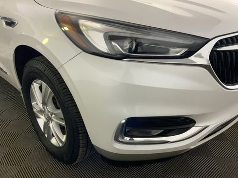 Used 2019 Buick Enclave Essence image 12