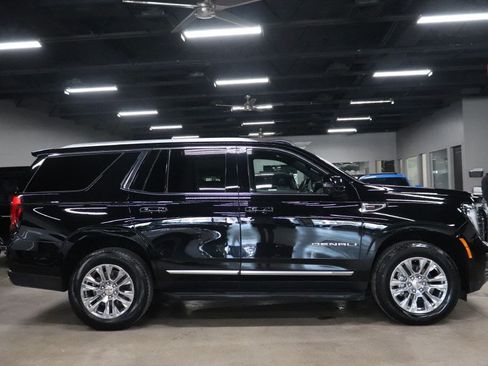 Used 2025 GMC Yukon Denali AWD/4WD image 5