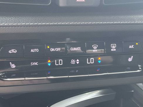 Used 2023 Buick Envision Preferred w/ Sport Touring Package AWD/4WD image 21