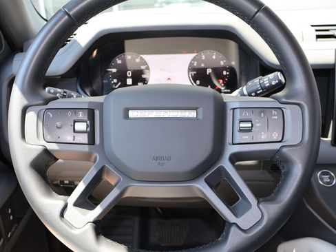 Used 2025 Land Rover Defender 130 X-Dynamic SE AWD/4WD image 17