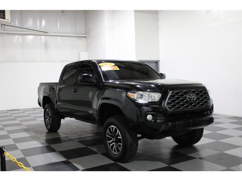 Used 2021 Toyota Tacoma SR5 image 2