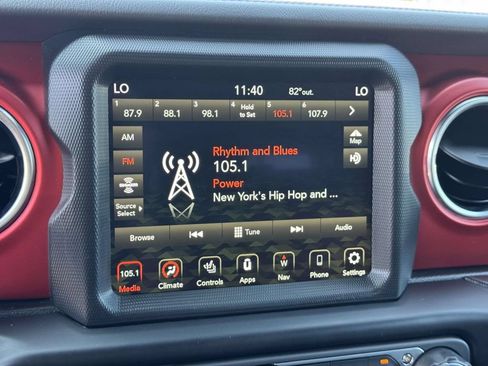 Used 2022 Jeep Wrangler Unlimited Rubicon w/ LED Lighting Group AWD/4WD image 28