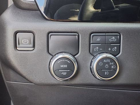 Certified 2022 GMC Sierra 1500 SLT w/ SLT Convenience Package RWD image 9