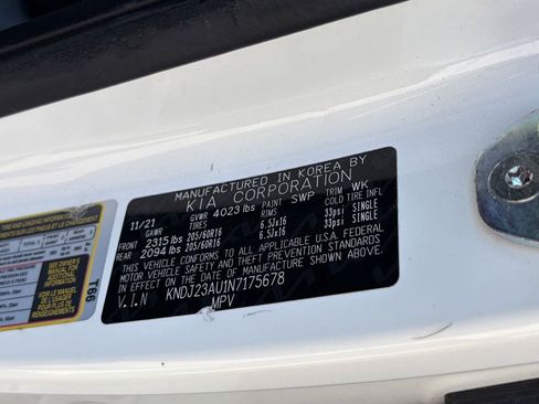 Certified 2022 Kia Soul LX FWD image 14