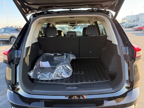 New 2026 Nissan Rogue SV AWD/4WD image 33