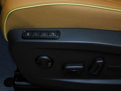 Used 2025 Volkswagen ID. Buzz 1st Edition image 35