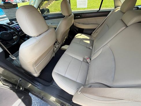 Used 2018 Subaru Outback 2.5i Limited AWD/4WD image 32