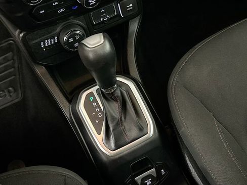 Used 2023 Jeep Renegade Trailhawk image 15