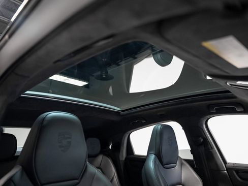Used 2022 Porsche Cayenne Turbo S image 62