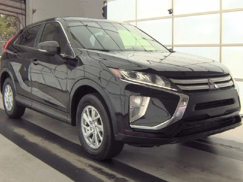 Used 2020 Mitsubishi Eclipse Cross ES image 3