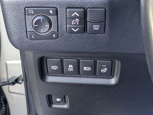 Used 2023 Lexus GX 460 Premium image 24