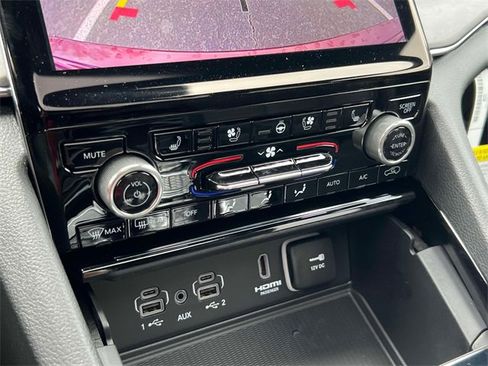 Used 2023 Jeep Grand Cherokee Overland w/ Luxury Tech Group IV image 33