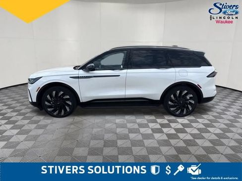 Used 2025 Lincoln Nautilus Reserve w/ Jet Appearance Package AWD/4WD image 10