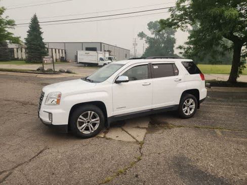 Used 2017 GMC Terrain SLE w/ Driver Alert Package I FWD image 25