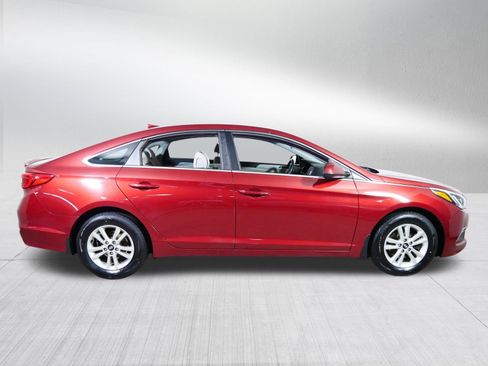 Used 2015 Hyundai Sonata SE image 8