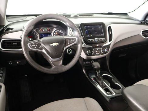 Used 2022 Chevrolet Equinox LT FWD image 2