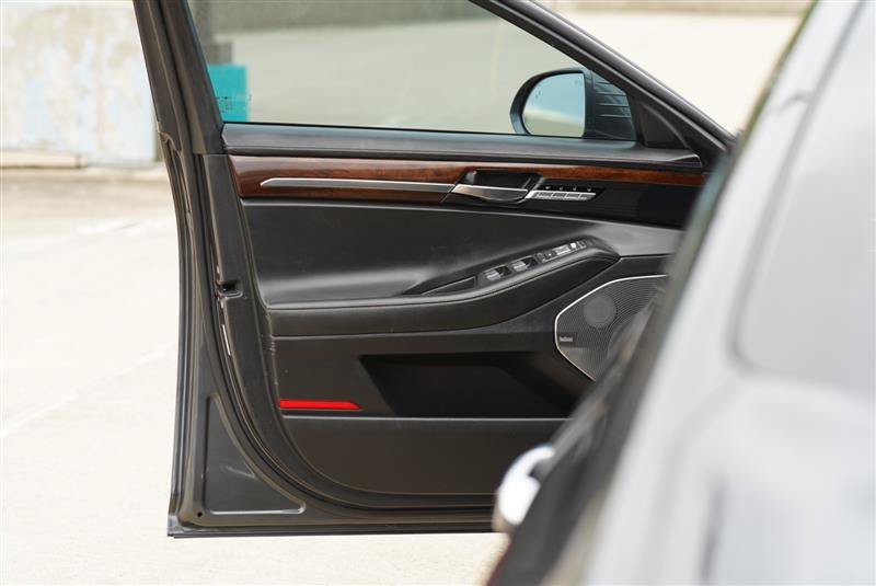 Used 2019 Genesis G90 5.0 Ultimate RWD image 55
