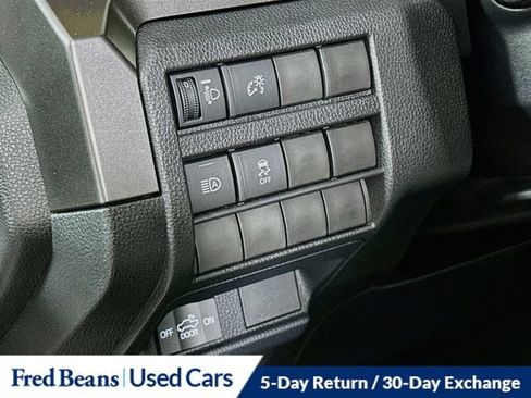 Used 2025 Toyota Tacoma SR5 AWD/4WD image 15