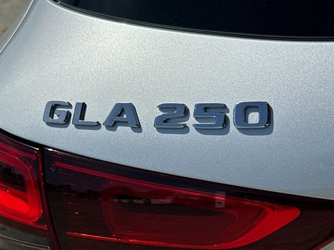 Certified 2023 Mercedes-Benz GLA 250 4MATIC image 39