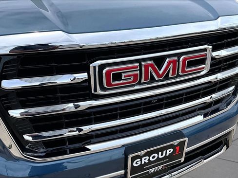 Used 2025 GMC Yukon Elevation RWD image 30