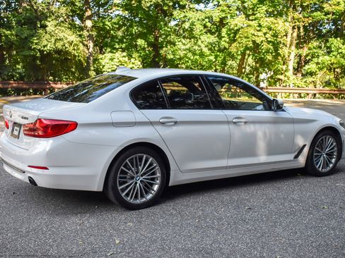 Used 2020 BMW 530i w/ Convenience Package image 8