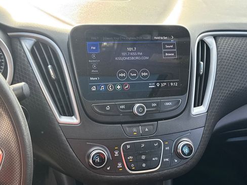 Used 2024 Chevrolet Malibu LT image 23