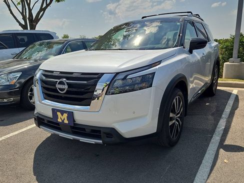 Used 2025 Nissan Pathfinder Platinum AWD/4WD image 1
