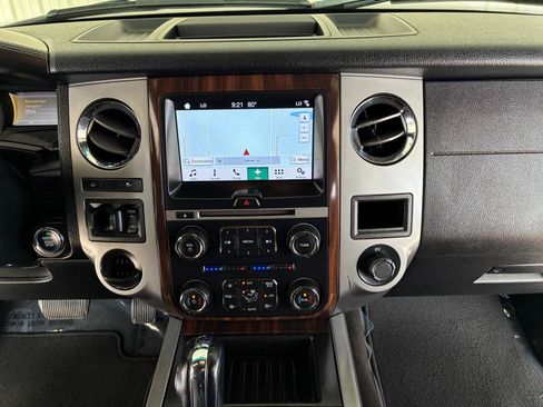 Used 2017 Ford Expedition Platinum RWD image 25