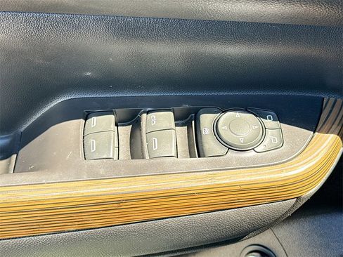 Used 2019 GMC Acadia SLE w/ LPO, Black Accent Package image 19