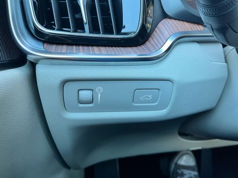 Used 2020 Volvo S60 T5 Momentum w/ Protection Package image 28