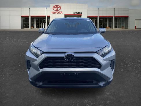 Certified 2022 Toyota RAV4 LE AWD/4WD image 2