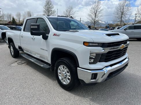 Used 2024 Chevrolet Silverado 3500 LT w/ True North Edition AWD/4WD image 8