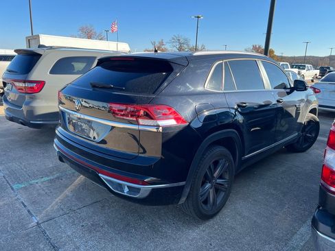 Used 2021 Volkswagen Atlas Cross Sport SE image 4