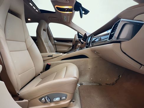 Used 2012 Porsche Panamera AWD/4WD image 37