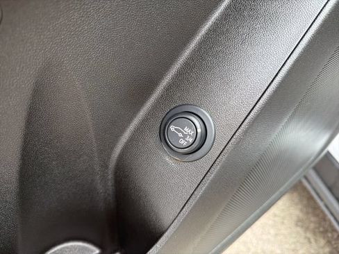Certified 2024 Chevrolet Equinox LT w/ LPO, Floor Liner Package FWD image 22