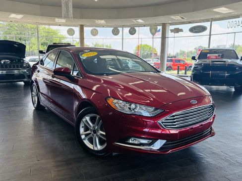 Used 2018 Ford Fusion SE w/ Fusion SE Technology Package FWD image 1