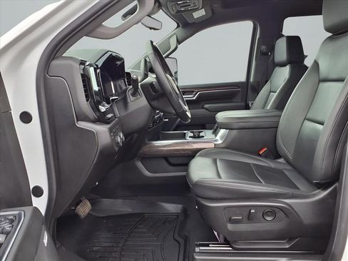 Used 2025 Chevrolet Silverado 2500 LTZ w/ LTZ Premium Package image 23