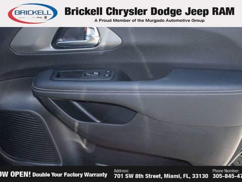 New 2025 Chrysler Pacifica Select image 10