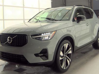Used 2024 Volvo XC40 B5 Plus w/ Protection Package Premier
