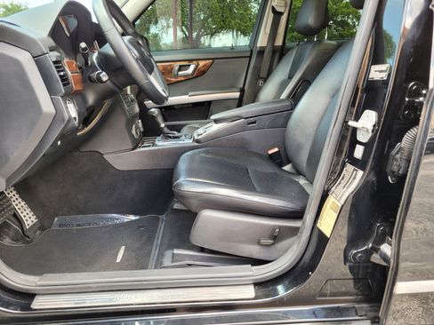 Used 2012 Mercedes-Benz GLK 350 4MATIC image 4