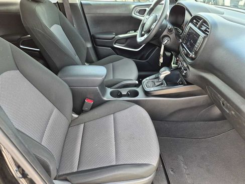 Certified 2024 Kia Soul LX w/ Option Group 015 FWD image 14