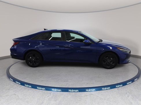 Used 2022 Hyundai Elantra SEL FWD image 5