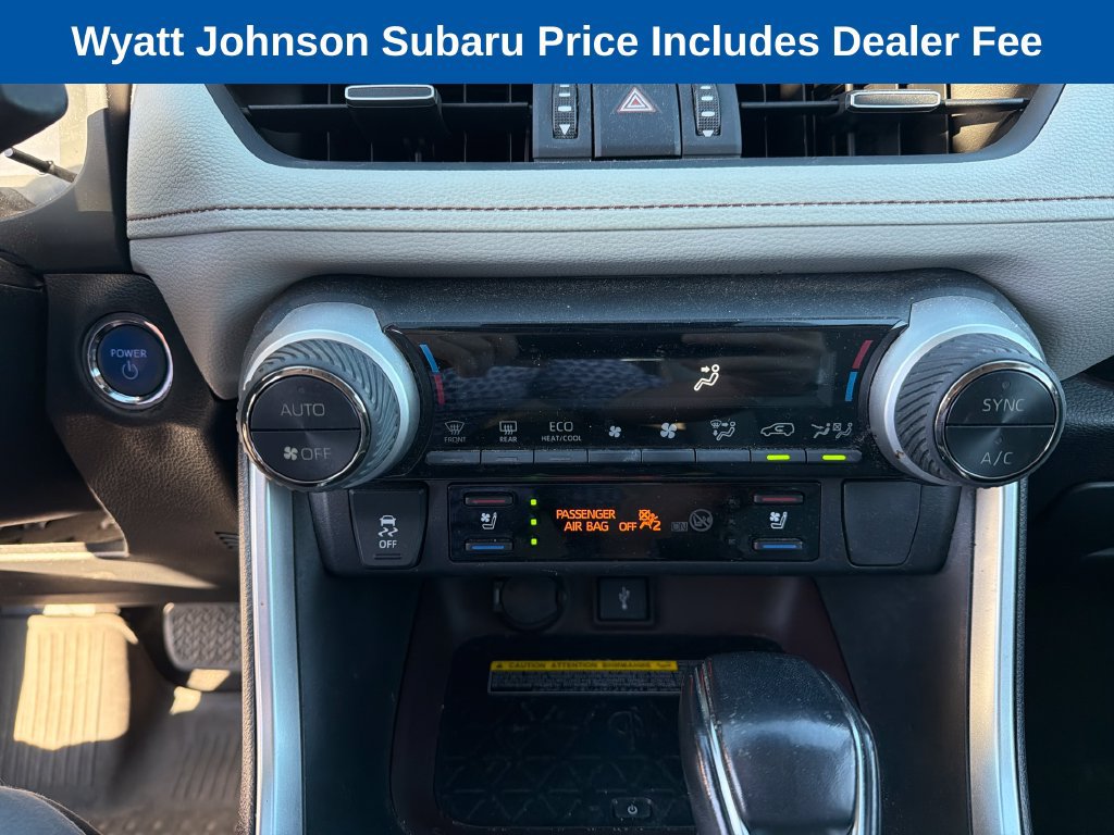 Used 2020 Toyota RAV4 Limited AWD/4WD image 28