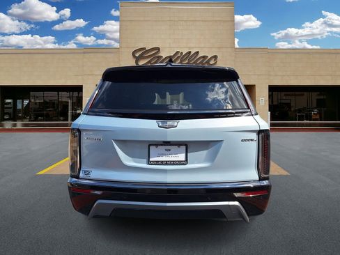 New 2026 Cadillac Vistiq Sport image 4