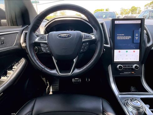 Used 2022 Ford Edge ST-Line w/ Class II Trailer Tow Package AWD/4WD image 6