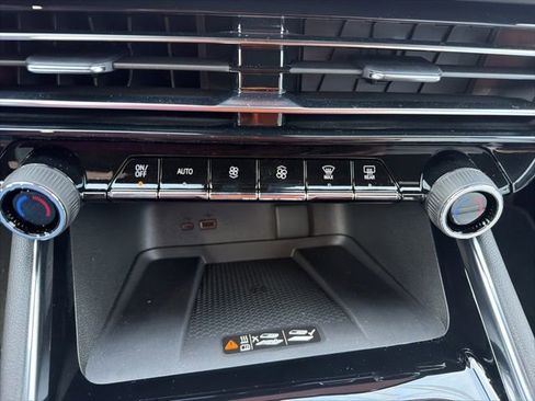 New 2026 Chevrolet Traverse High Country FWD image 23