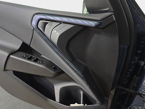 Used 2025 BMW X3 xDrive30i w/ Convenience Package image 28