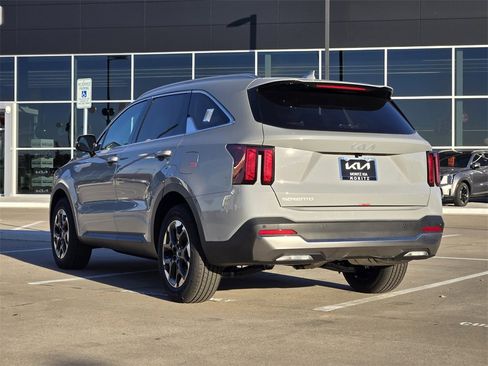 New 2026 Kia Sorento S image 3