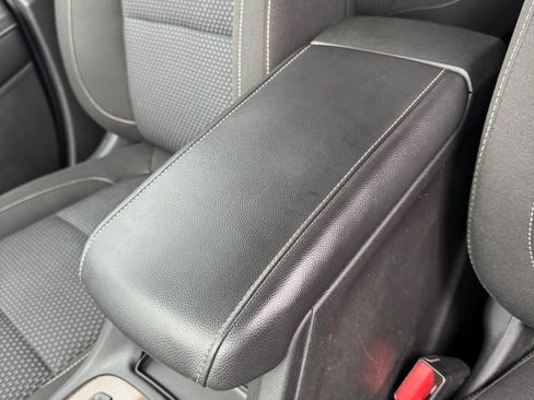 Used 2020 GMC Acadia SLE w/ Driver Convenience Package image 28